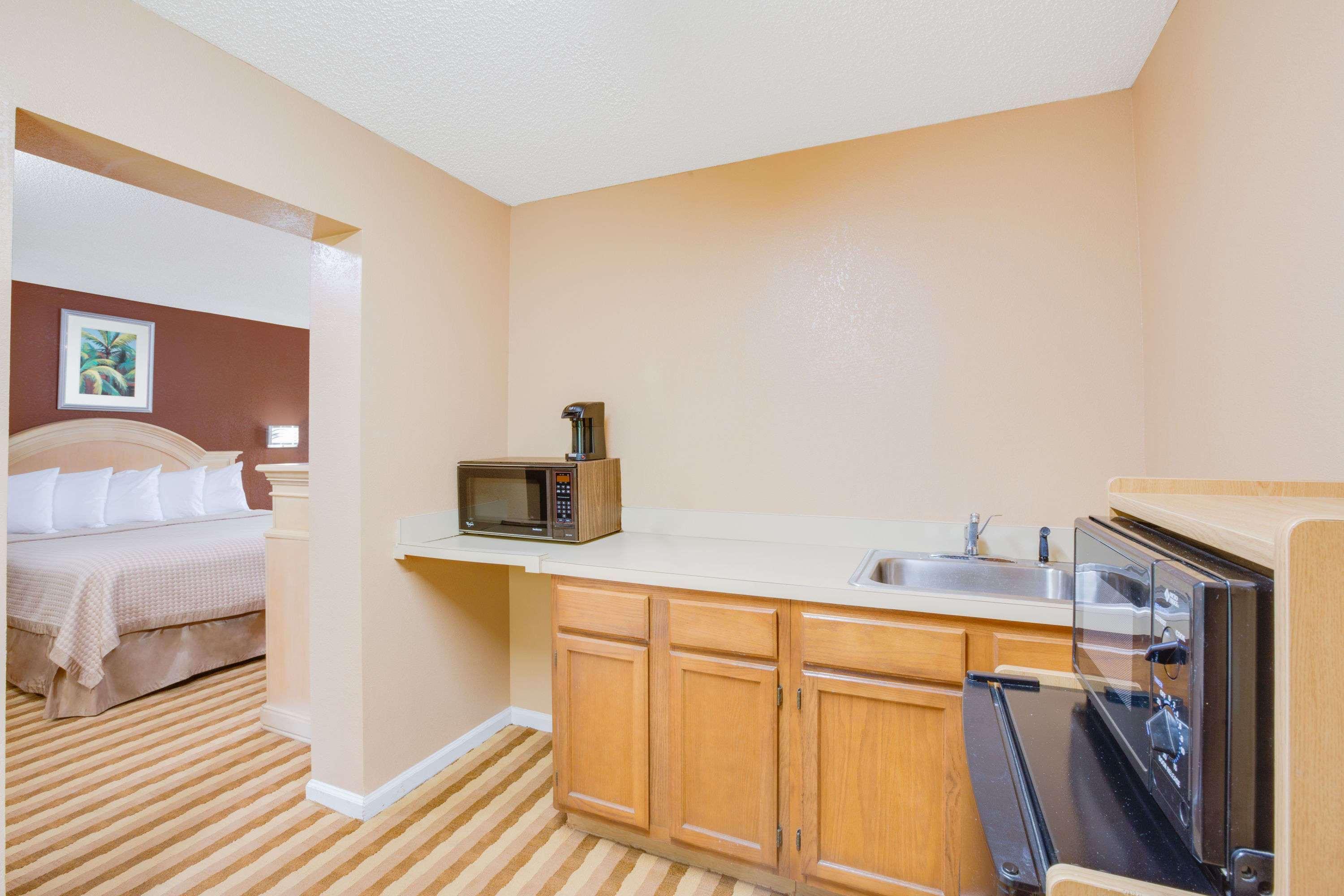 Columbus Inn And Suites Dış mekan fotoğraf