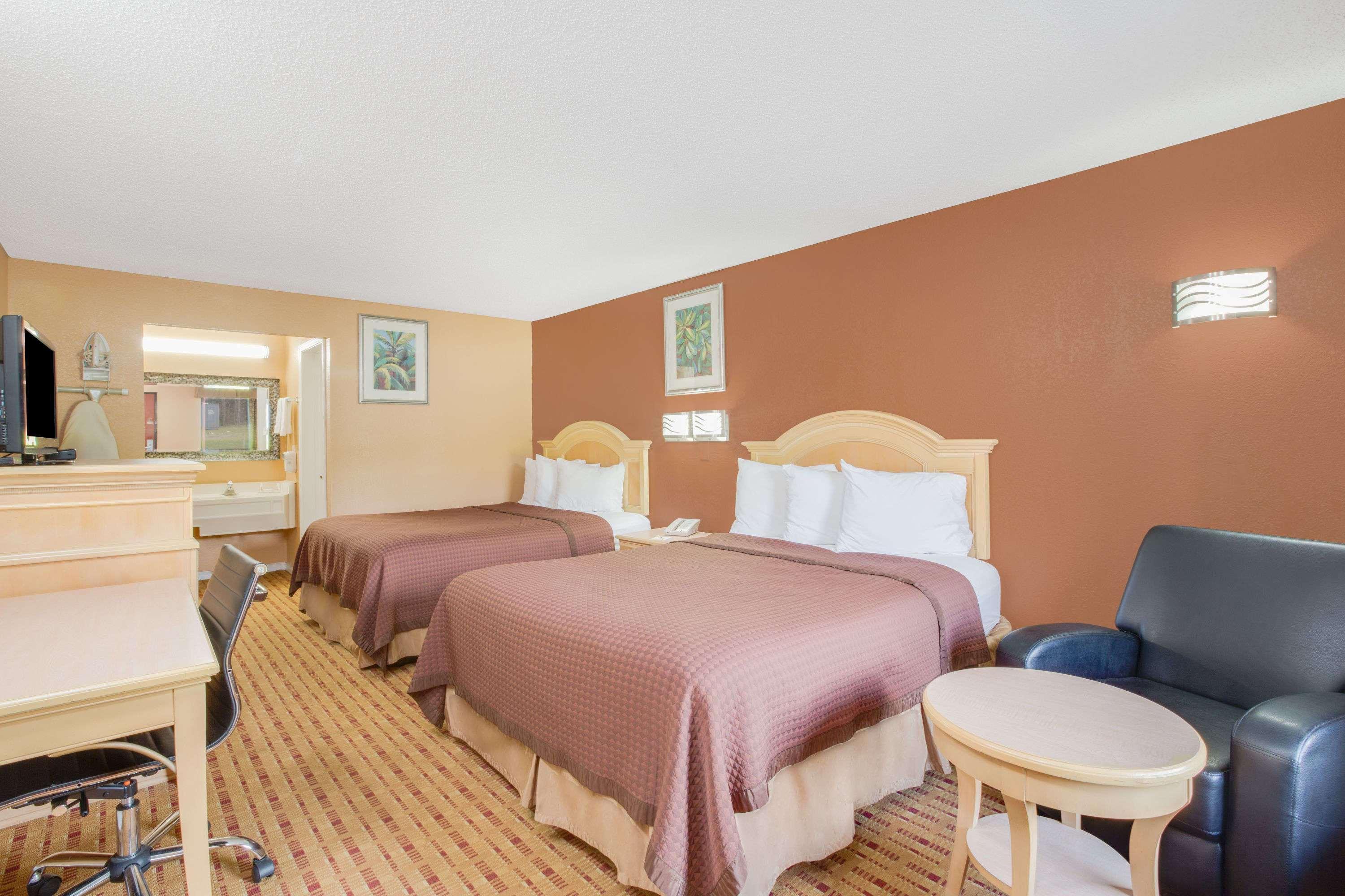Columbus Inn And Suites Dış mekan fotoğraf
