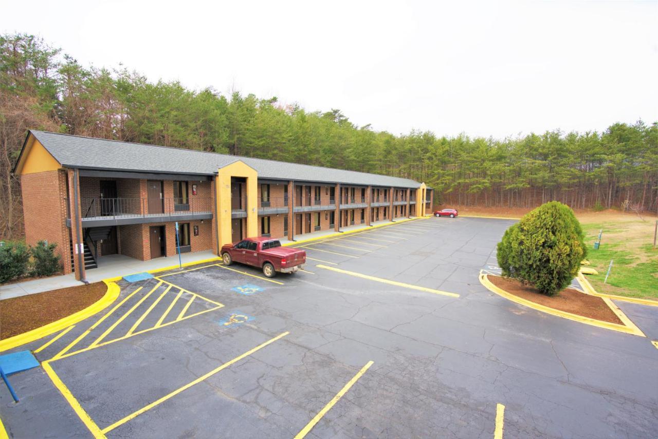 Columbus Inn And Suites Dış mekan fotoğraf